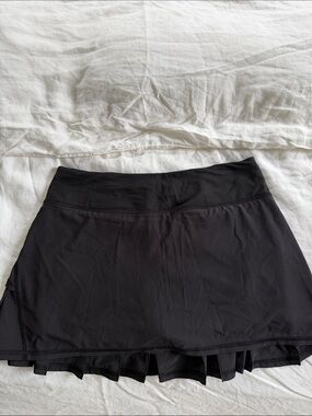 lululemon athletica Black tennis skirt size: 6